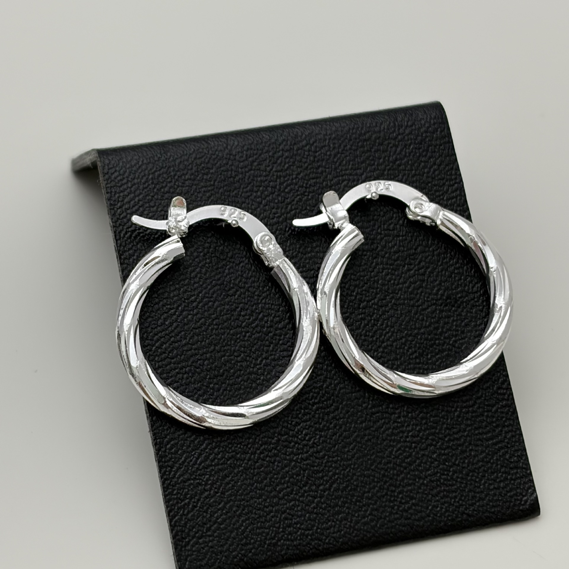 Cross-Border Hot-Selling Twist Smooth Surface Earrings, Simple and Stylish, Super Popular, Unique and Beautiful Earrings for Women