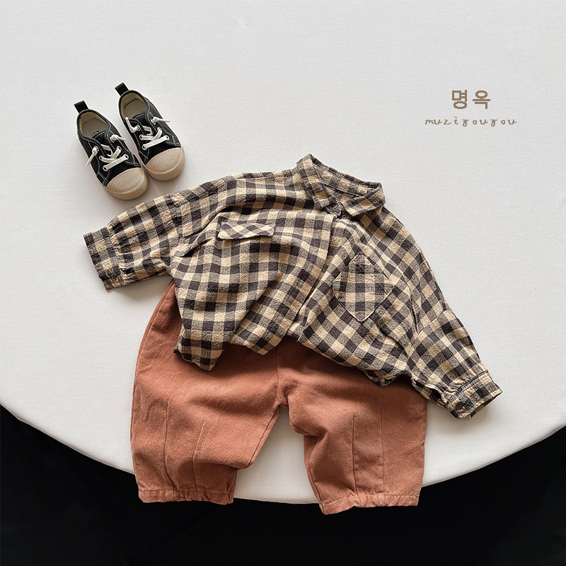 Camisa de algodón y lino a cuadros para niños otoño nuevos niños de estilo coreano personalidad suelta abrigo de longitud media ropa de hombre y mujer moda