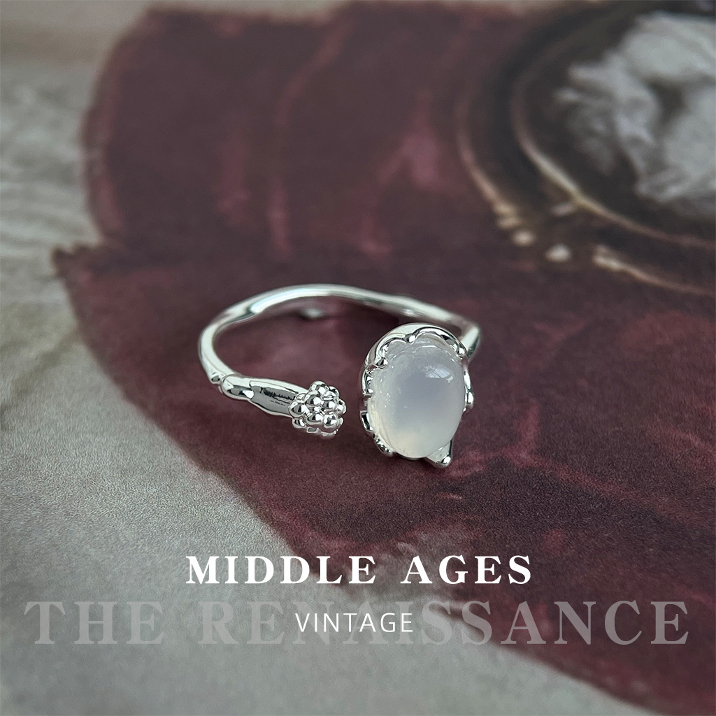 Vintage ring personalized white agate open French palace light luxury necklace high-end Ring