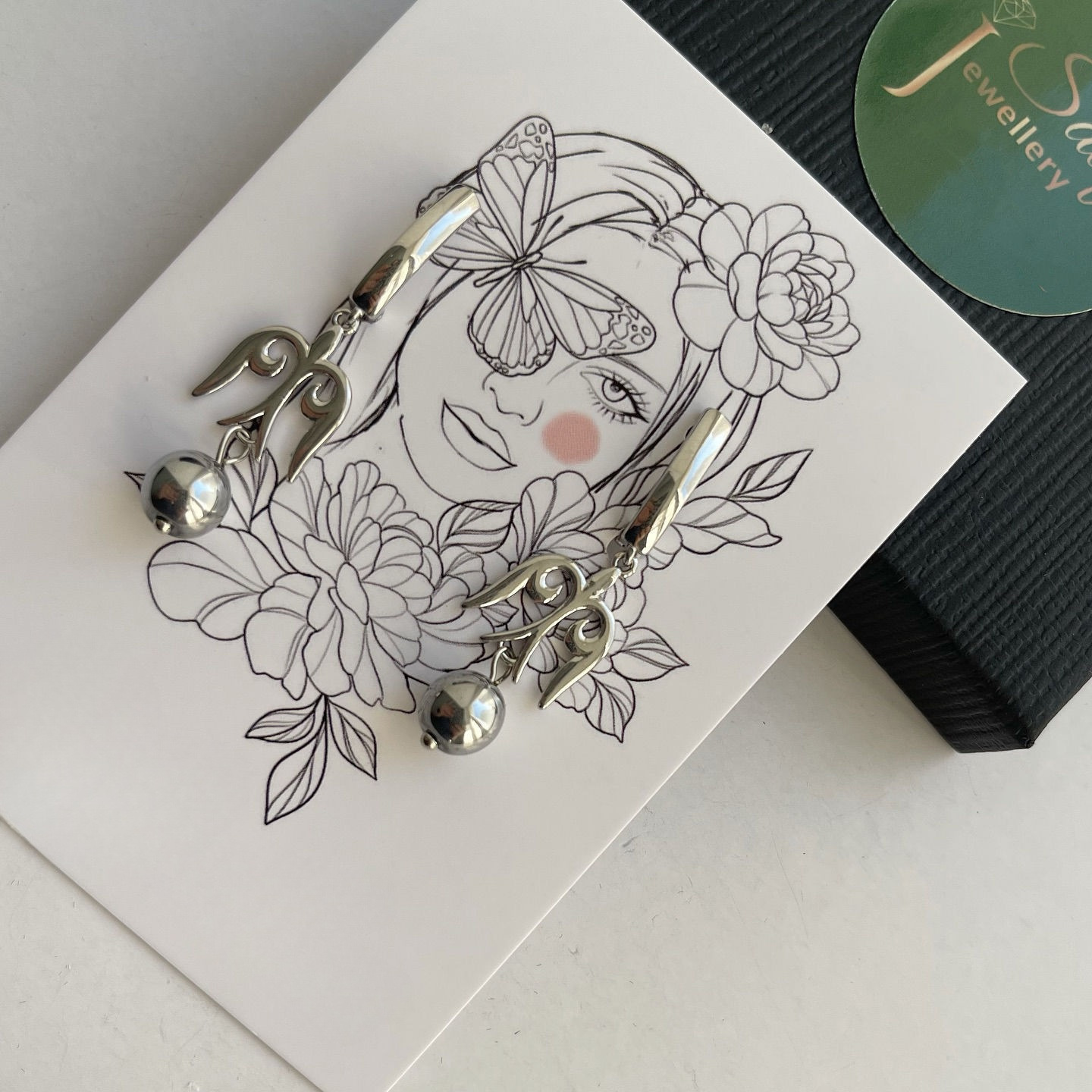 Kazakh Ethnic Bird Pendant Earrings Vintage All-match High-end Lucky Flying Swallow Ear Buckle Earrings Slimming Women