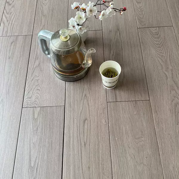 Solid Wood Flooring with Heat-Locking System, Teak, Oak, Rosewood, Manufacturer of Underfloor Heating