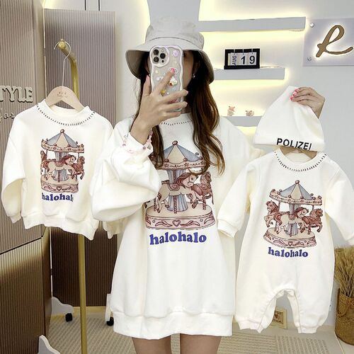 Parent-child set 2024 Spring and Autumn new mother and daughter clothing Carousel parent-child sports coat versatile casual top Korean style children's clothing