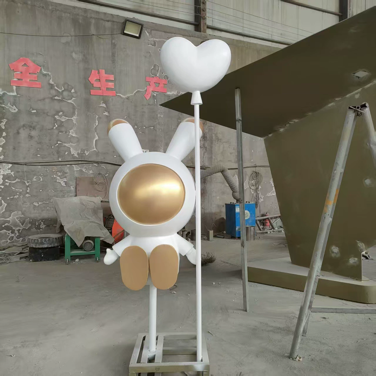 Большая мультяшная скульптура кролика из нержавеющей стали, изображение животного, IP-талисман, украшение для торгового центра, офиса продаж