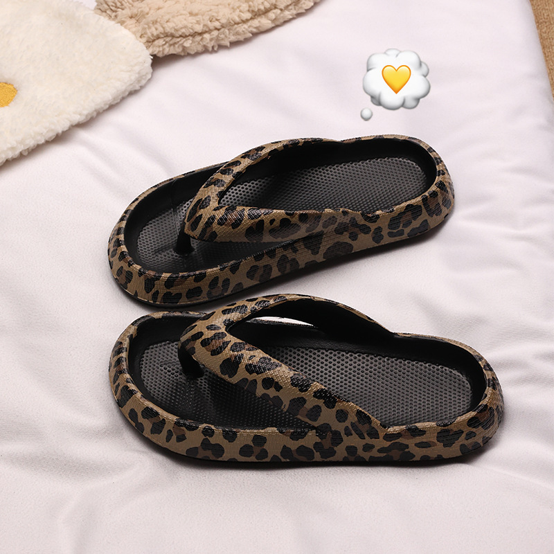 Thick bottom leopard print flip-flops women's outdoor wear summer thick bottom fashion hot girl essential beach non-slip sandals