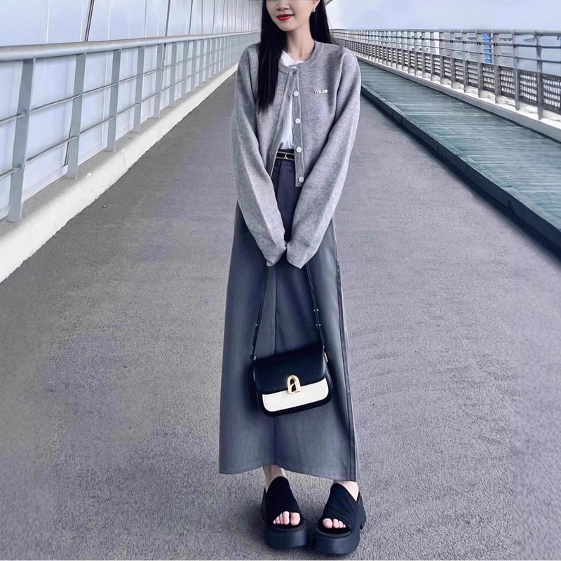 韩系慵懒风灰色毛衣外套女春秋2025新款修身短款针织开衫辣妹上衣|undefined