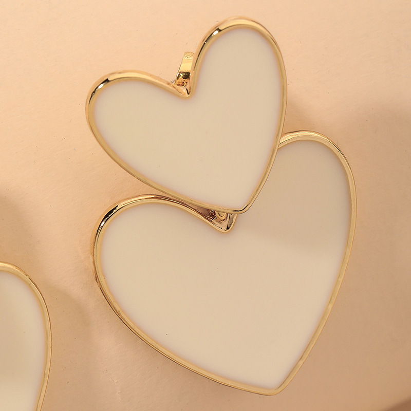 Simple Cute Fashion Heart Earrings display picture 9