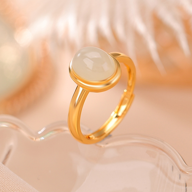 Nhẫn bạc S925 mạ vàng nước đỏ đính ngọc thanh thủy mặt trứng phong cách retro — Kiểu ngọc bích
