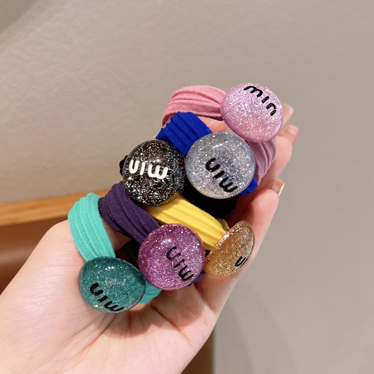 Círculo de cabello de letras para niños, cabello elástico de cabello alto, cuerda de bola brillante, cuerda de cabeza de bola, bebé no lastimará anillo de toalla de cabello