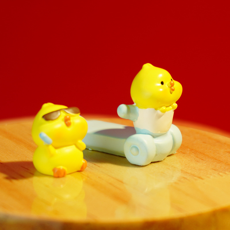 Accesorios de resina, muñecos lindos creativos, adornos de escritorio, adornos artesanales, adornos de micro paisajes, pollo amarillo pequeño