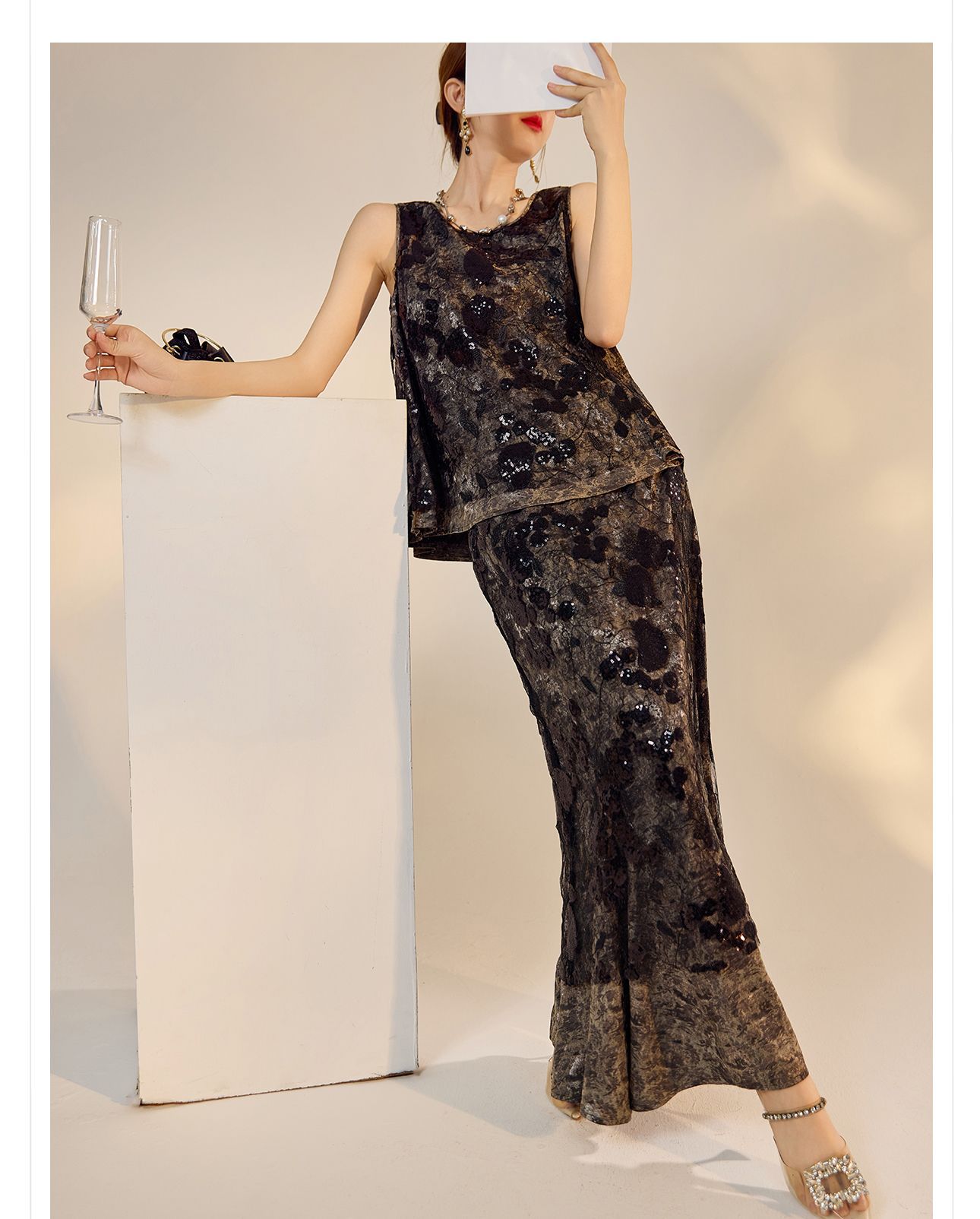 Bộ vest nữ phong cách Trung Quốc mới mùa hè 2026, thêu sequin, chân váy ngắn và áo vest — Chân váy màu trắng be, Chân váy đen cao cấp, Gilê đen cao cấp, Gi lê màu trắng be chi tiết 26