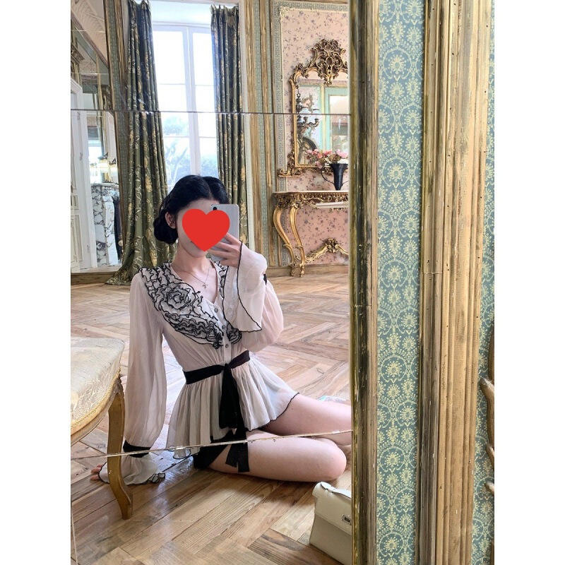 Hotdog Hotdog Is Very Spicy [Yale Daughter] Exquisite and Elegant Retro Design Apricot Shirt for Women