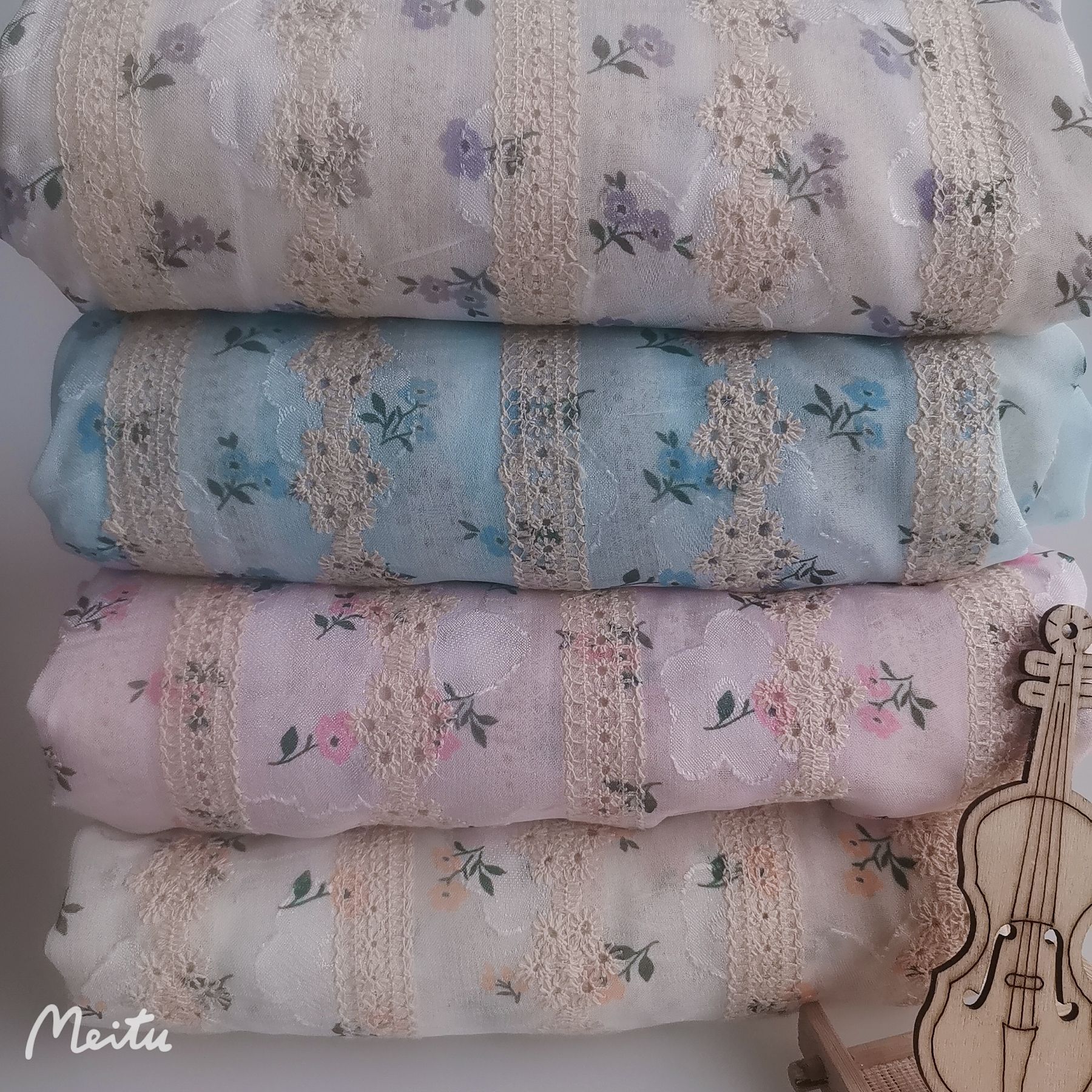 新款现货~仙美款无弹雪纺剪花镂空刺绣小碎花印花 小清新时装面料