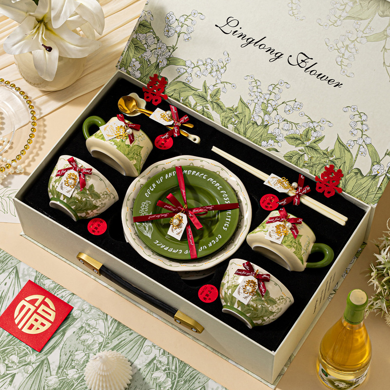 Underglaze Colored Ceramic Tableware and Dishware Set, New Style for Home Use, Fresh and Simple Bowls and Plates, Housewarming Gift Box Underglaze Colored Ceramic Tableware and Dishware Set, New Style for Home Use, Fresh and Simple Bowls and Plates, Housewarming Gift Box