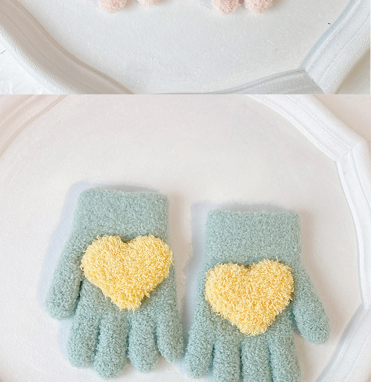 Children Unisex Cute Heart Shape Imitation Cashmere Gloves 2 Piece Set display picture 3