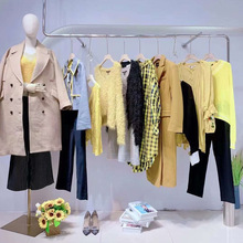 UO22秋冬季新款女装国货国风潮流保暖毛呢毛衣上衣实体批发货源