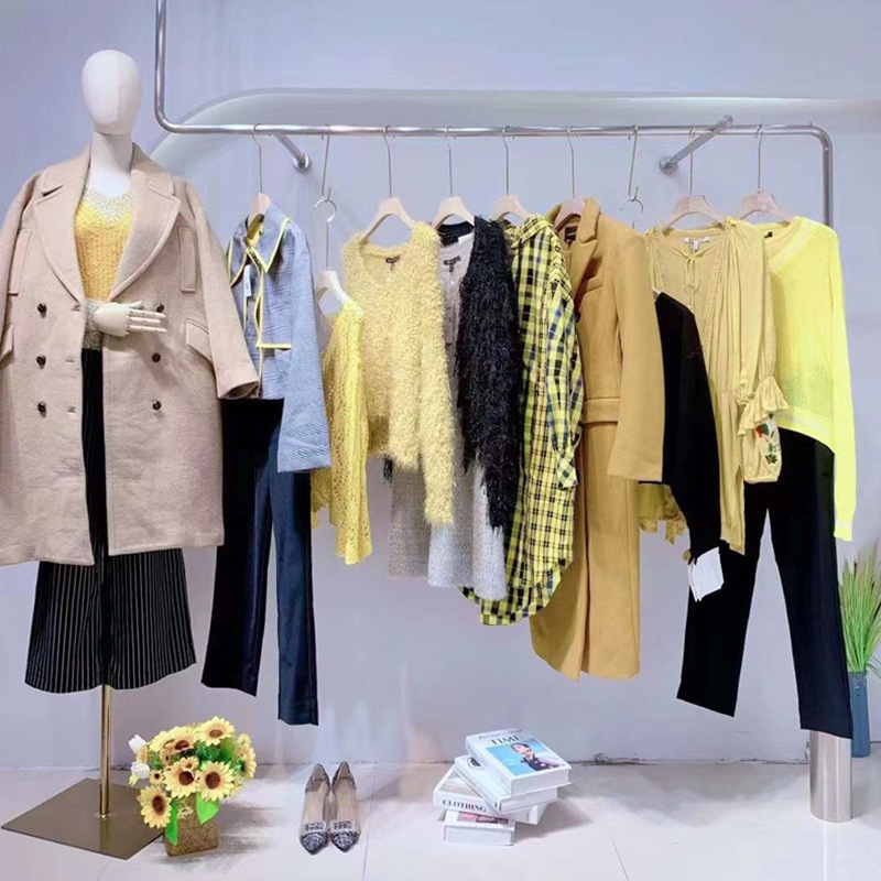 UO22秋冬季新款女装国货国风潮流保暖毛呢毛衣上衣实体批发货源