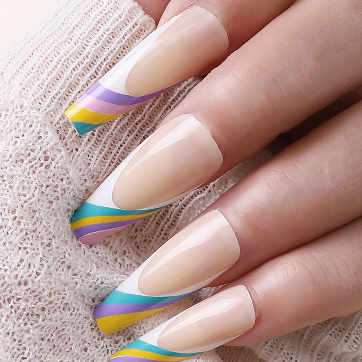 Uñas postizas de estilo francés populares transfronterizas, parches de uñas postizas largas, uñas postizas desmontables terminadas de fábrica.