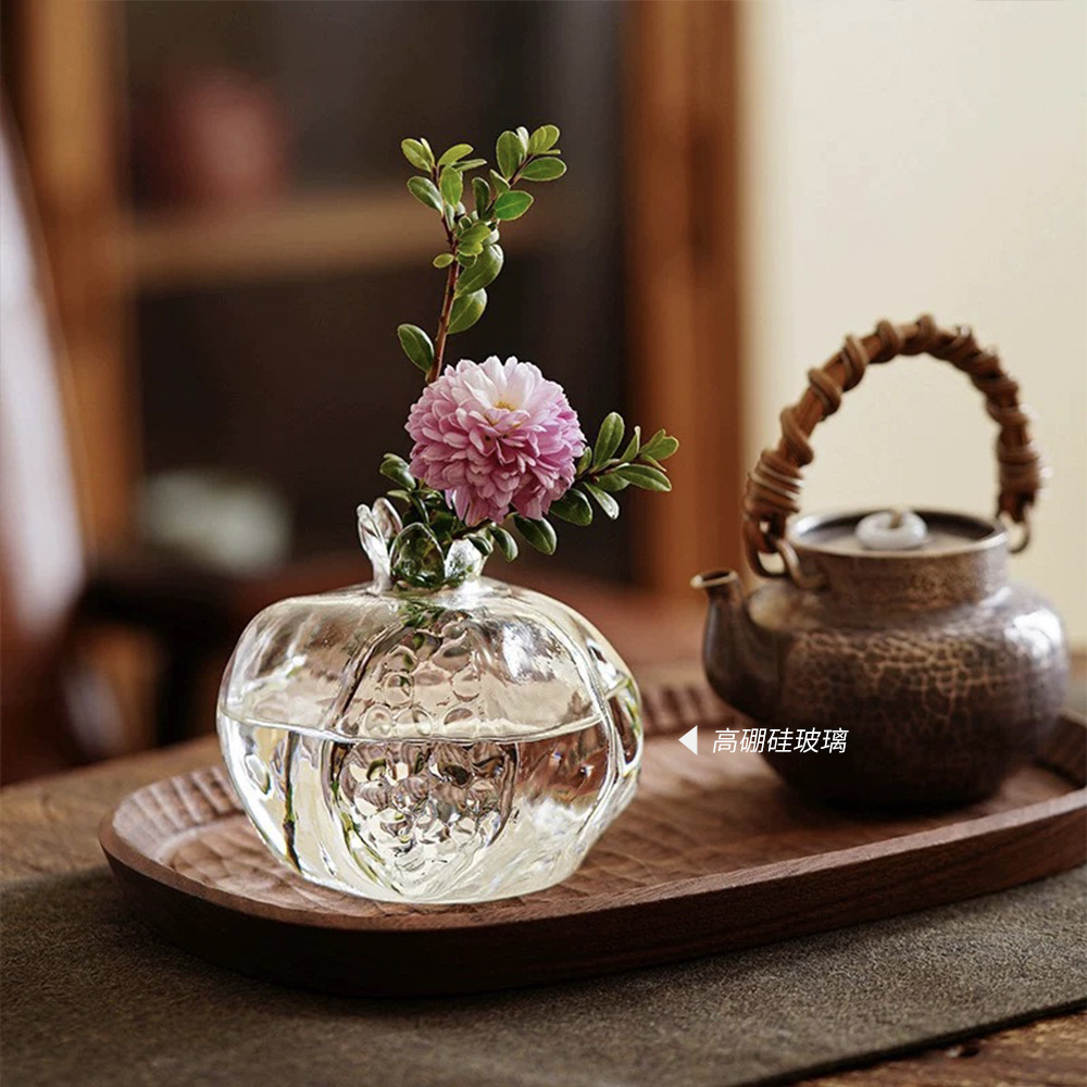 Florero de granada Decoración de vidrio rojo chino Adornos de alta gama Mini hogar Lujo ligero Mesa de comedor hidropónica Arreglo floral
