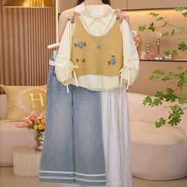 女童秋装套装2026新款洋气女大童韩系毛衣马甲打底衫牛仔裤三件套