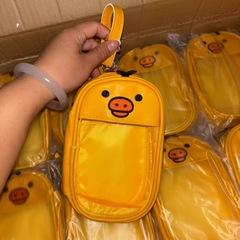 2025年新款手提包鼻孔鸡痛包卡通小黄鸭包包女生生日礼物公仔娃包