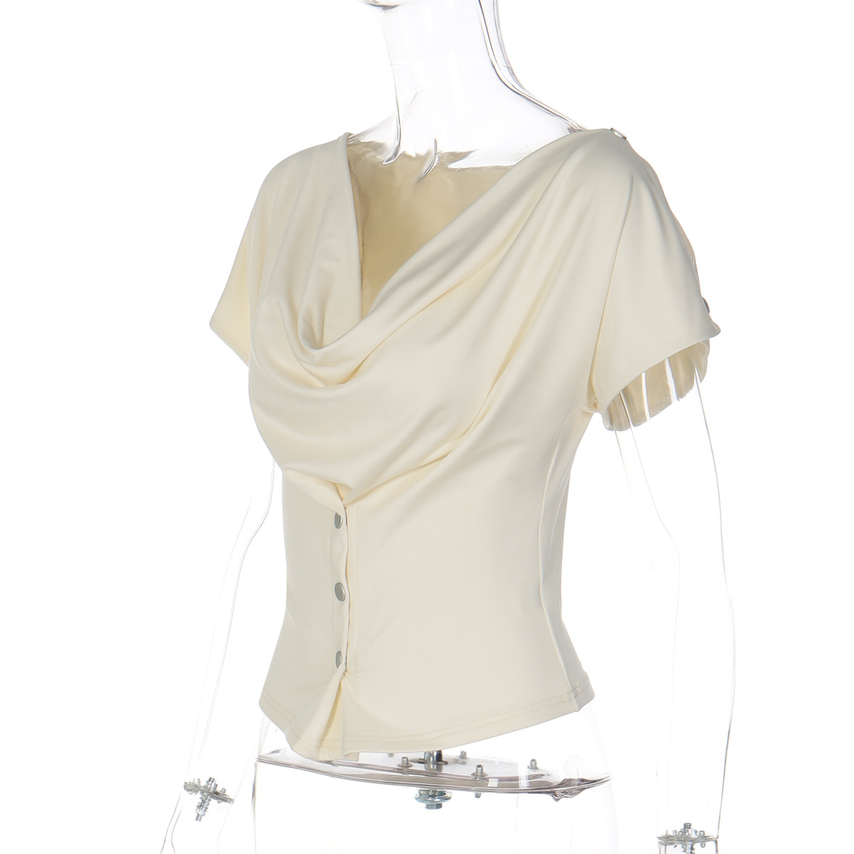 T-shirt donna slim fit con scollo ovale e maniche corte alla moda_voghion.com