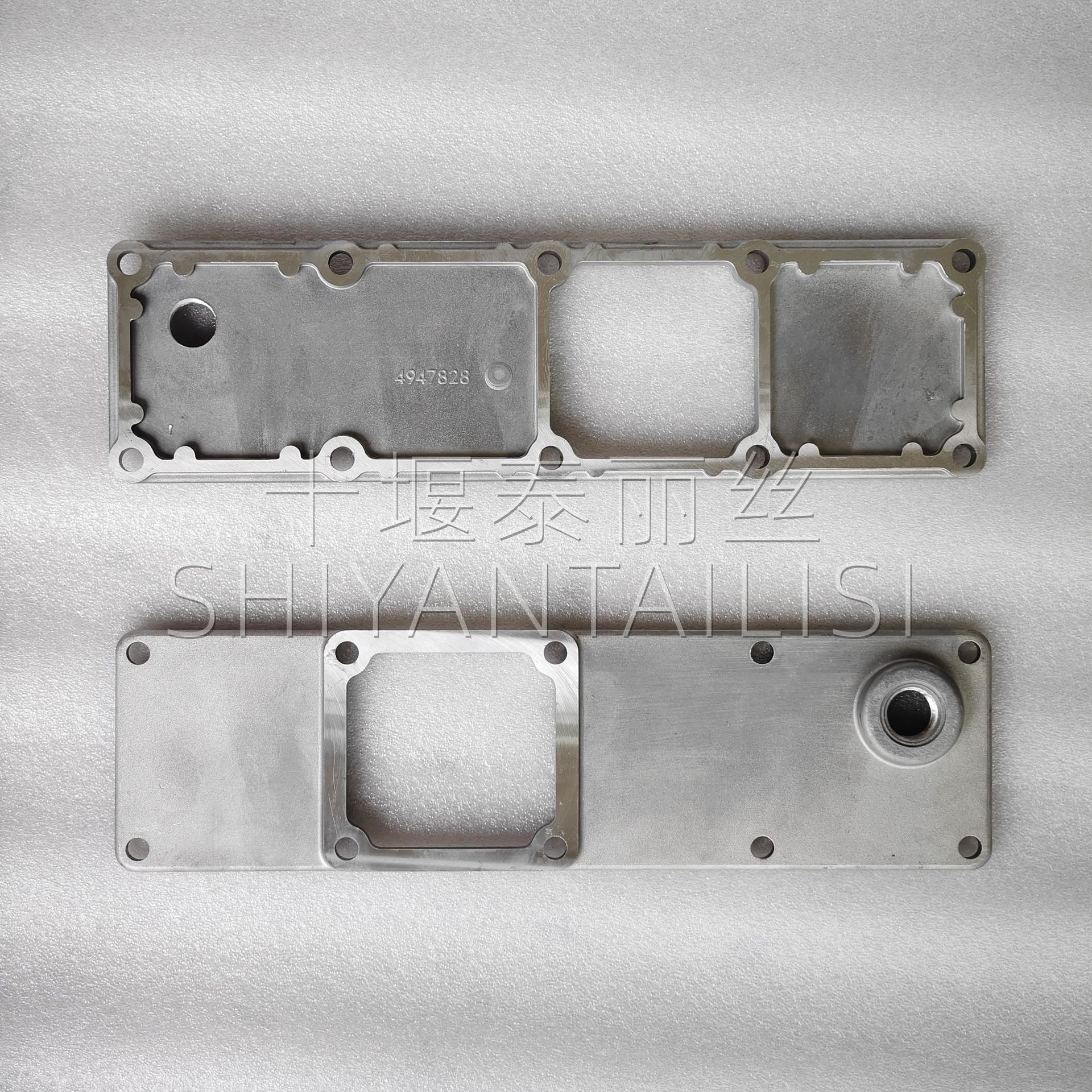 4947828 Intake Manifold Cover Is Suitable for Cummins 4Bt3.9 Diesel Engine Intake Pipe Cover