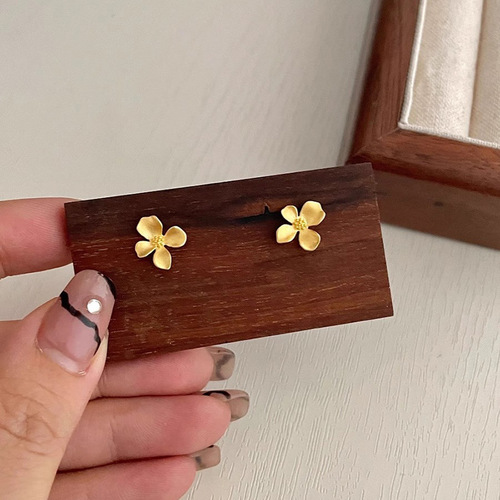 3D Gardenia Earrings for Women - Fresh and Natural Country Style Daily Fashion Ear Accessories - Versatile and Unique Design for Easy Piercing