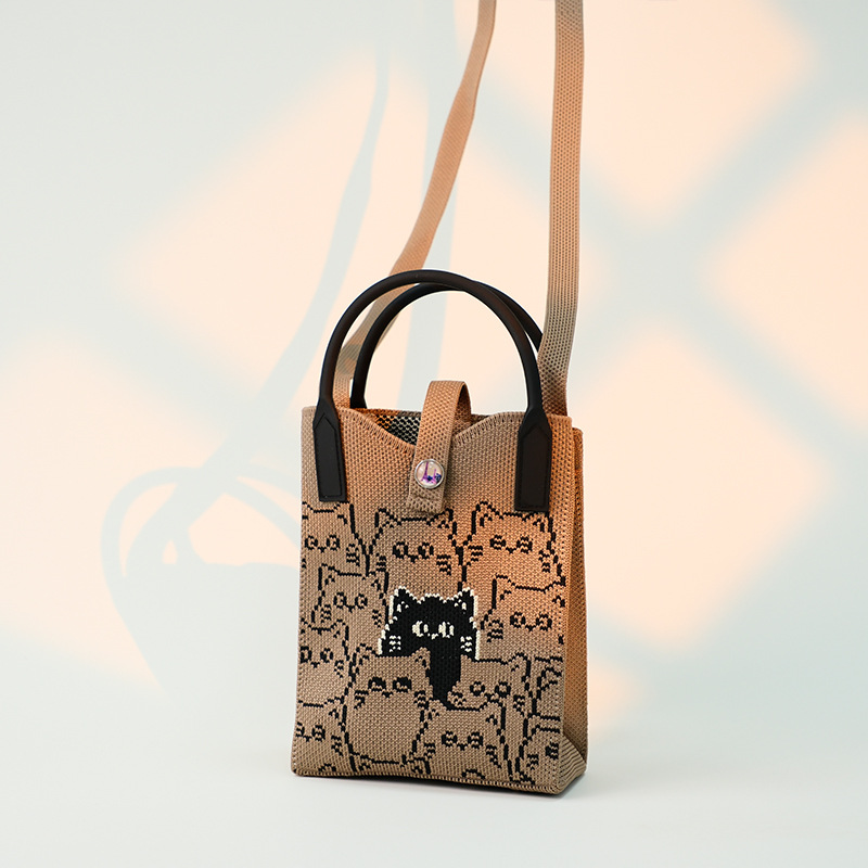 다크 브라운 새끼 고양이