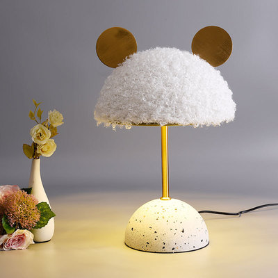 Northern Europe Simplicity originality Table lamp a living room Light extravagance theme hotel Bedside lamp children Princess Room Plush Mickey Table lamp