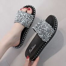 ЬŮ���⴩�r���¿��n��ٴ���Ƭ���Ϻ������һ����ɳ��ŮЬ