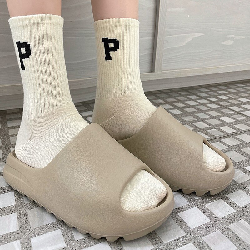 莆田ココナッツスリッパ yeezy スリッパ スライド ライスブラウン 滑り止め 暖かい サンドイエロー アウターシューズ 男女兼用 トレンド|undefined