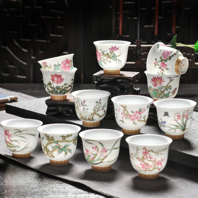 Antique Kangxi Twelve Flower God Cup Hand-painted Blue and White Dou Color Porcelain Tea Cup 12 suit Jingdezhen Handmade Ceramic Tea Antique Kangxi Twelve Flower God Cup Hand-painted Blue and White Dou Color Porcelain Tea Cup 12 suit Jingdezhen Handmade Ceramic Tea