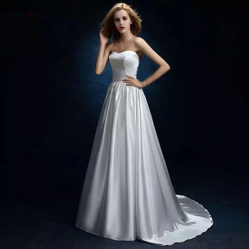 Amazon Comercio exterior sin tirantes sexy satén suave simple una línea de vestido de novia marfil vestido de novia
