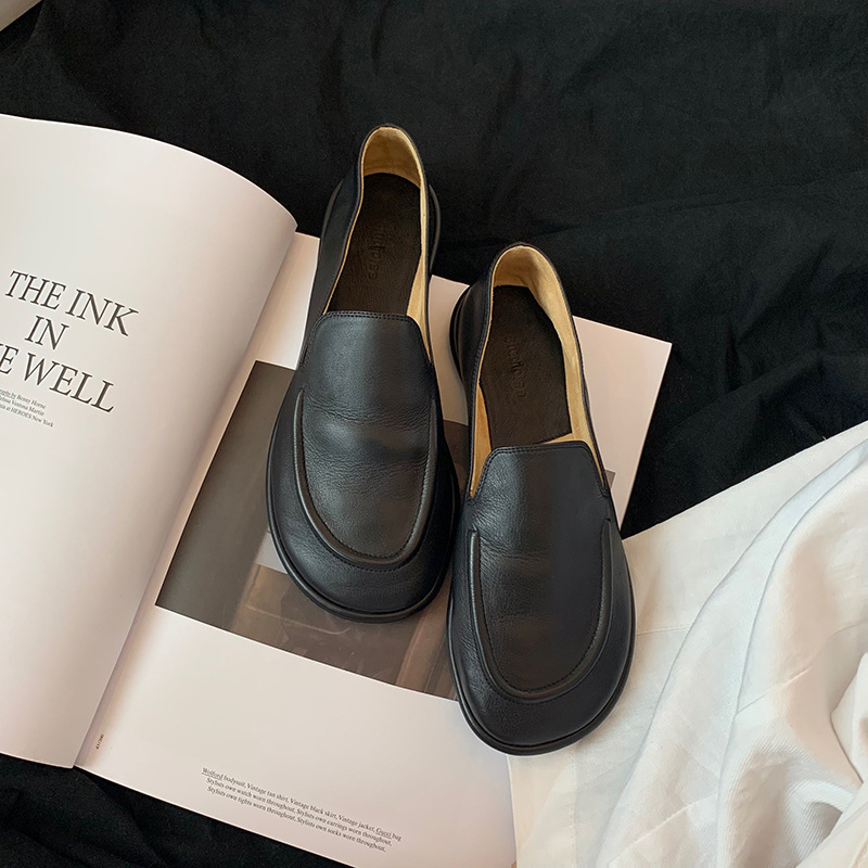 Versión de piel de oveja de la madre de la uva con el mismo estilo de los zapatos individuales de la nube de la cabeza redonda, un pie, zapatos suaves y cerosos de todo fósforo, zapatos de cuero para mujer