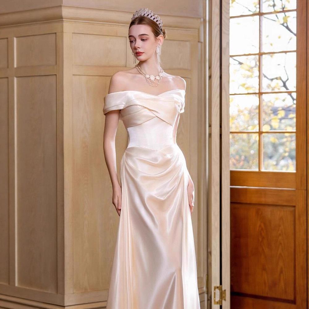 Wedding Dress, Light Dress, French Satin One-Shoulder Simple and High-End Style, Slim-Fitting White Dress for Welcoming Guests When Going Out