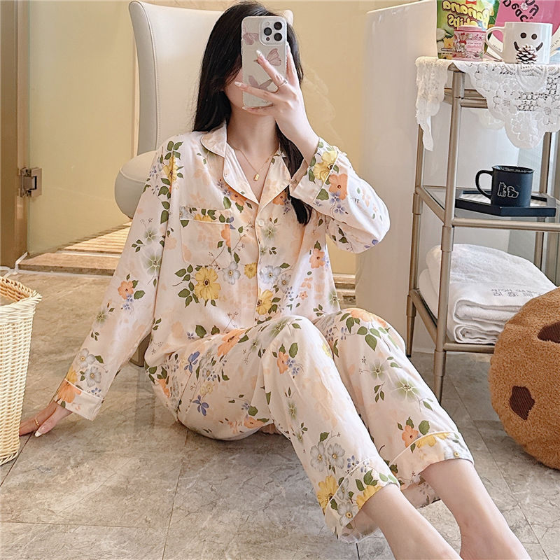 파운데이션 노란색 꽃