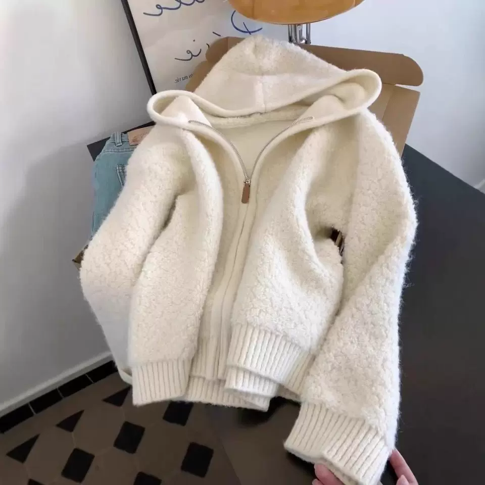 大朗源头毛衣厂高级感羊羔绒连帽拉链开衫毛衣女秋冬软糯针织上衣