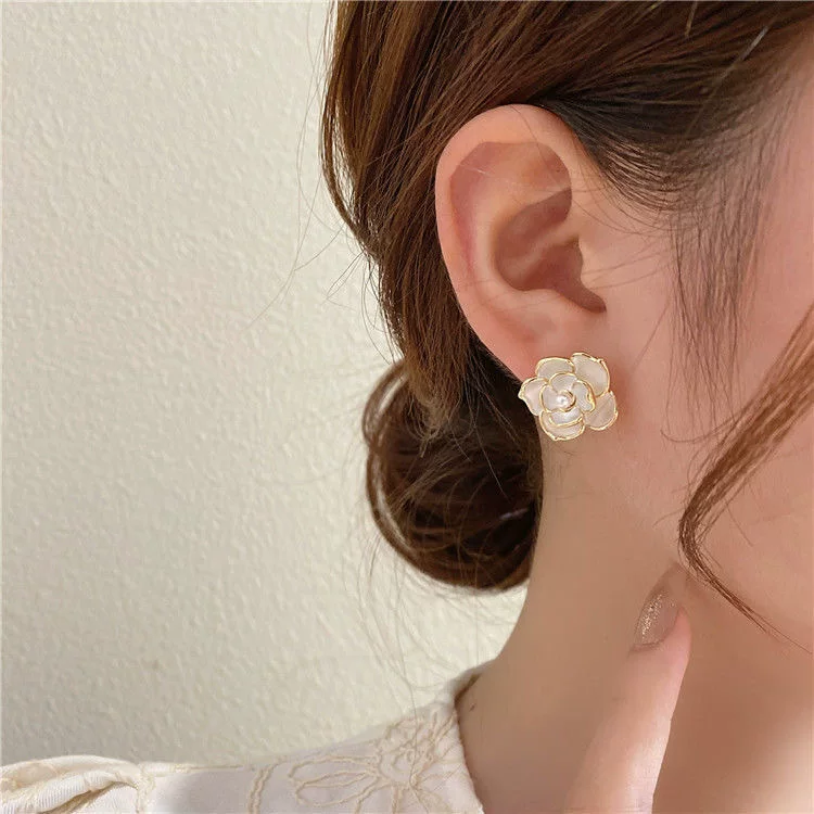 White mountain tea, sophisticated earrings, silver 925 sample