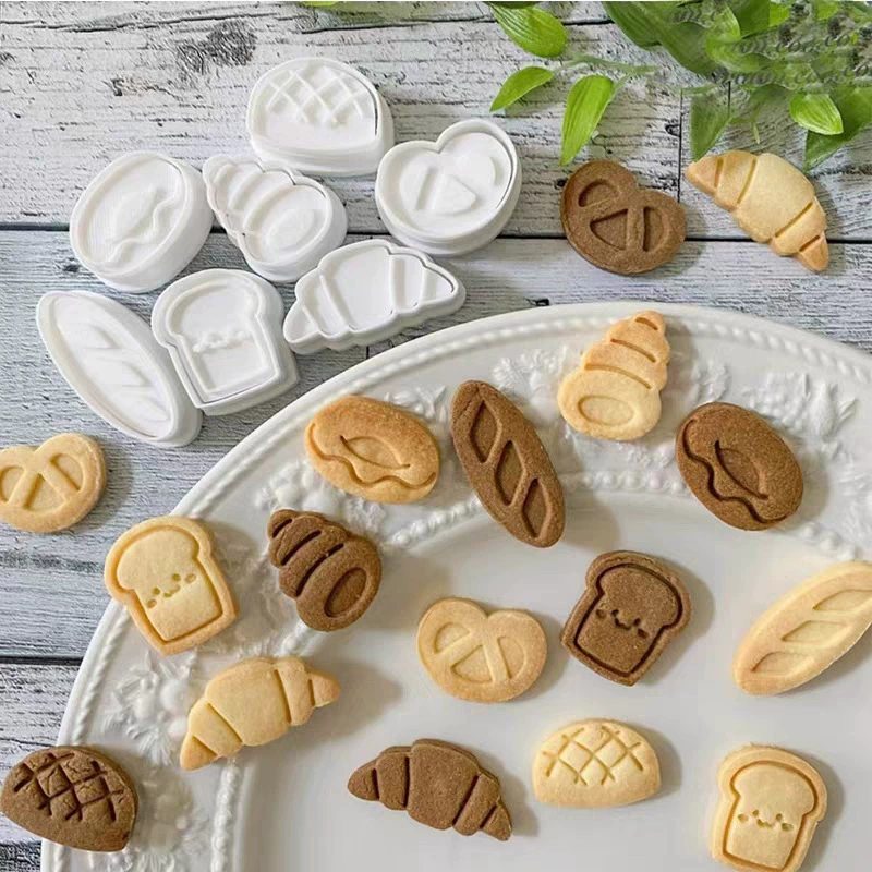 Small compact cartoon three dimensional mold, clay, 3D