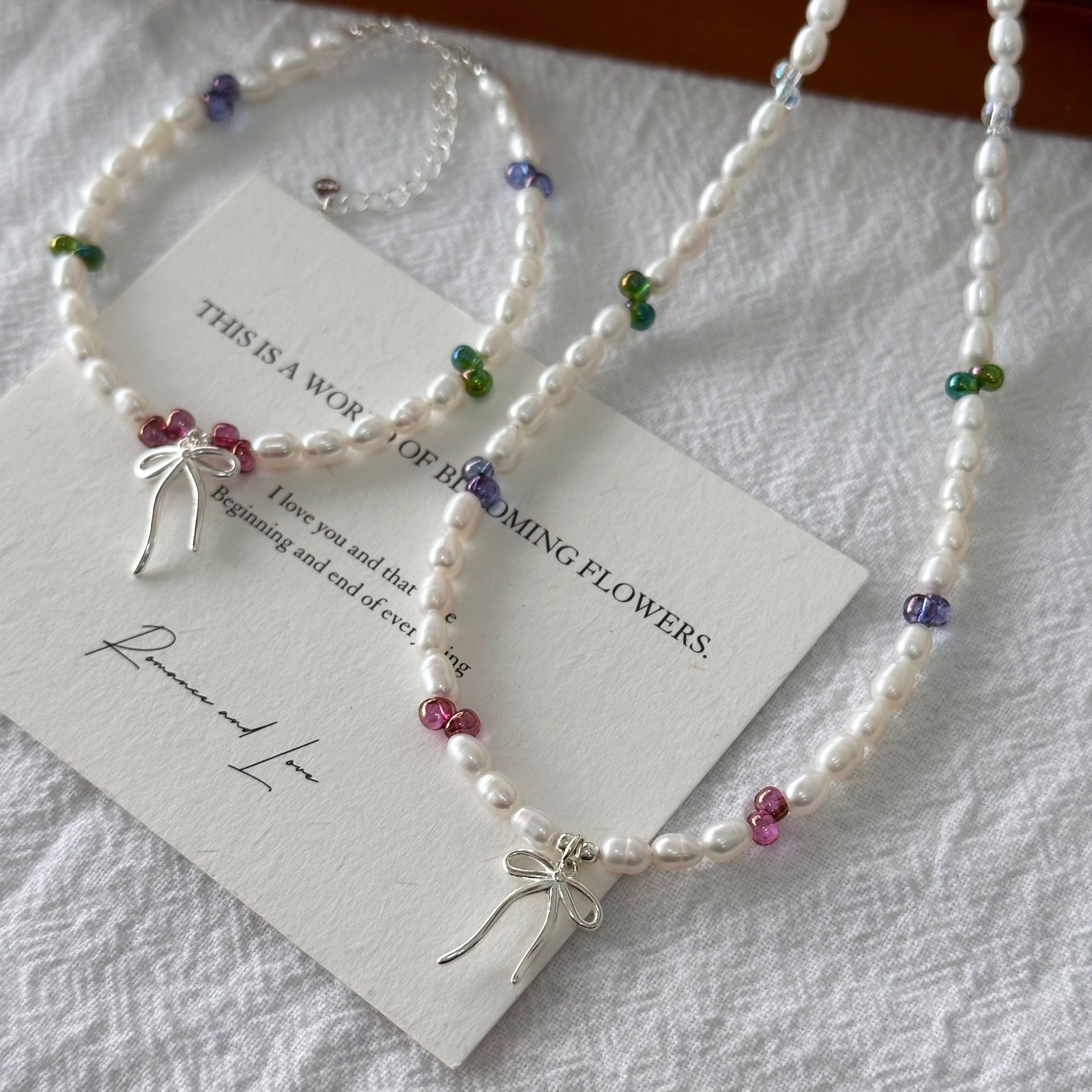 Necklace from pearl with bow