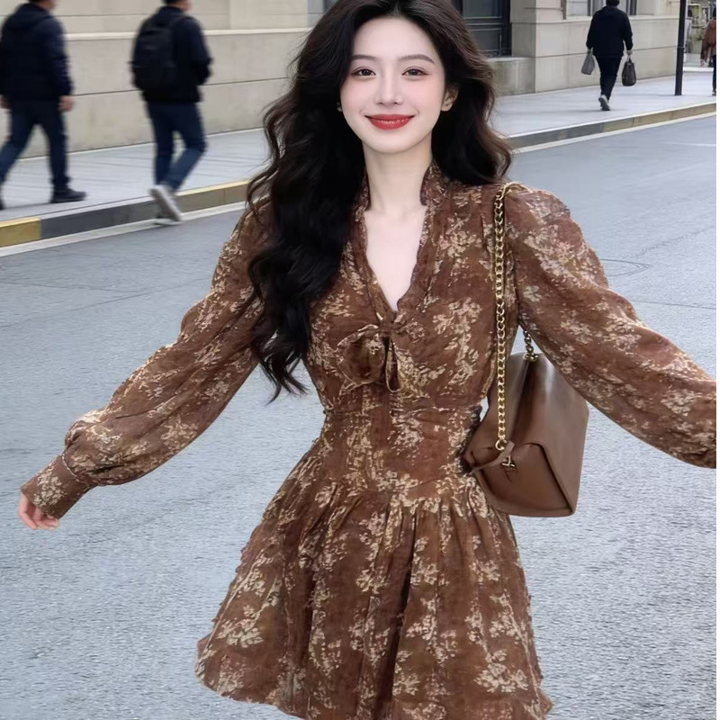 Tea Break French Style Old Money Floral Dress for Women, Autumn/Winter 2025 New Long-Sleeve Chiffon Waist-Cinching Short Dress