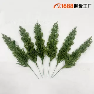 跨境爆款圣诞雪松柏仿真人造PE松枝浆果绿植组合造景摆件