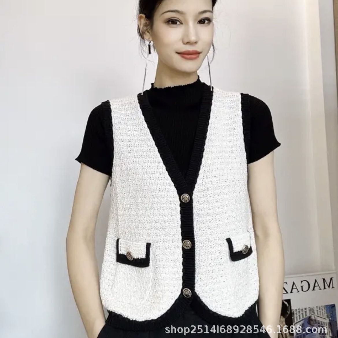 Gejia's New Women's Clothing 2024 Spring and Summer New Korean Style Versatile White Small Fragrant Knitted V Neck Vest for Women
