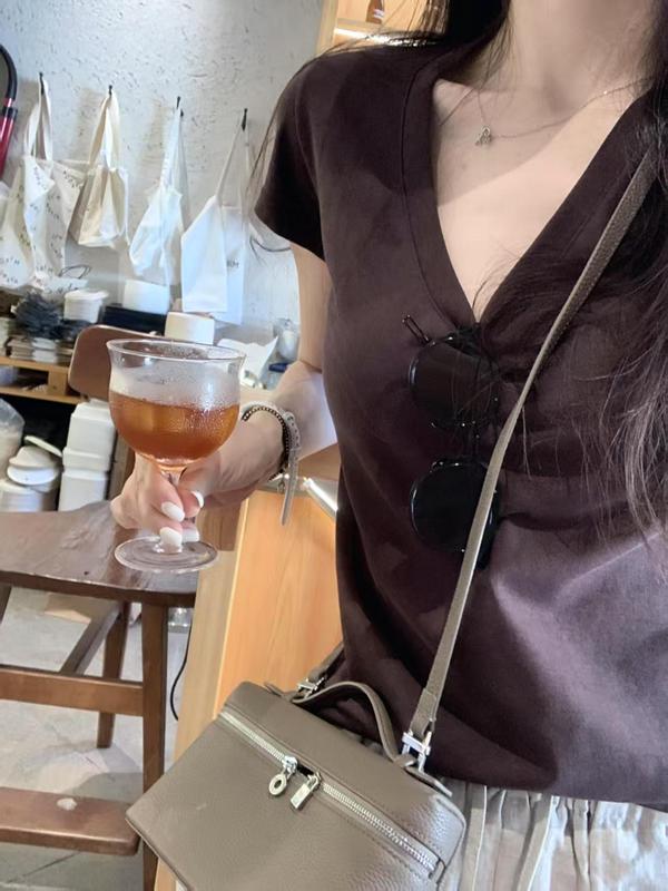 韓国 V ネック半袖 T シャツ女性のための 2025 夏の新しいデザインシンプルで多用途なスリムフィットショートトップトレンディ|undefined