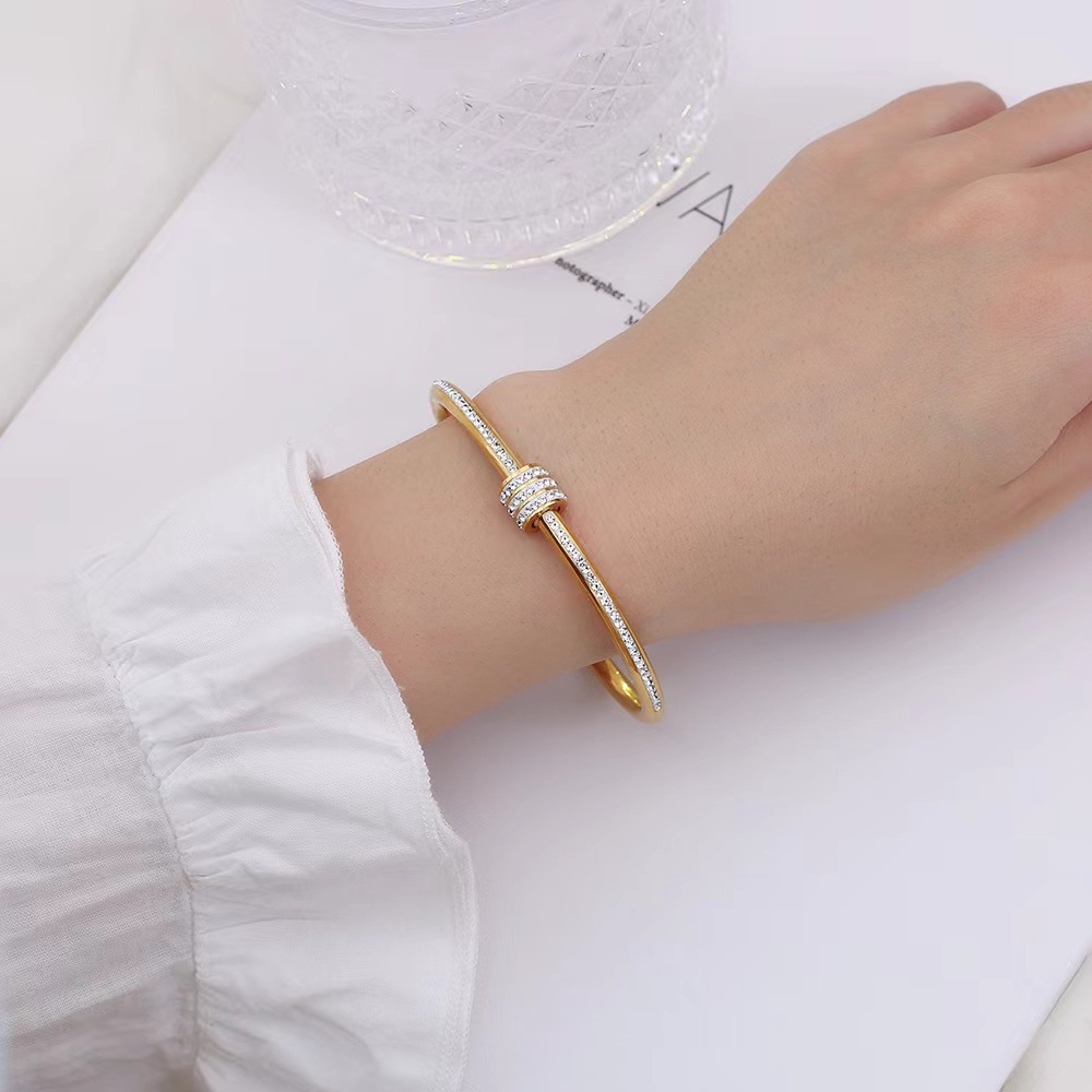 Geometric Pattern Women'S Gender PVD Coated Real Gold Plated Geometric Stainless Steel Retro Waterproof Non Tarnish Bangle