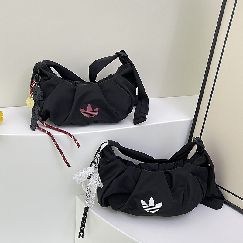 2025 Year of the Snake New Arrival Clover Clouds Clarion Clamps Pleated Dumpling Bag Sports Shoulder Crossbody Underarm Croissant Bag 2025 Year of the Snake New Arrival Clover Clouds Clarion Clamps Pleated Dumpling Bag Sports Shoulder Crossbody Underarm Croissant Bag