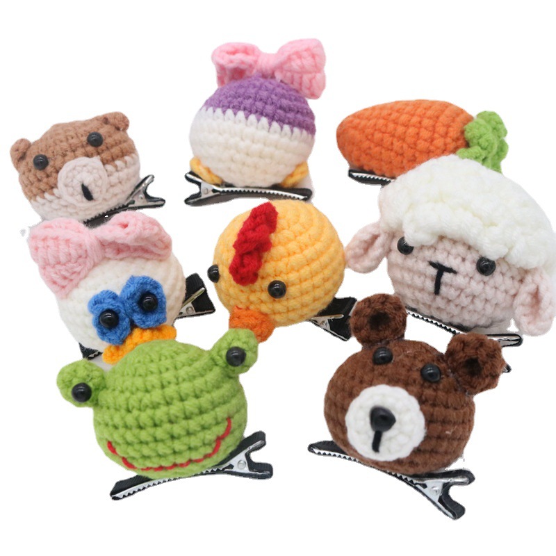 Cartoon knitted hairgrip with animals