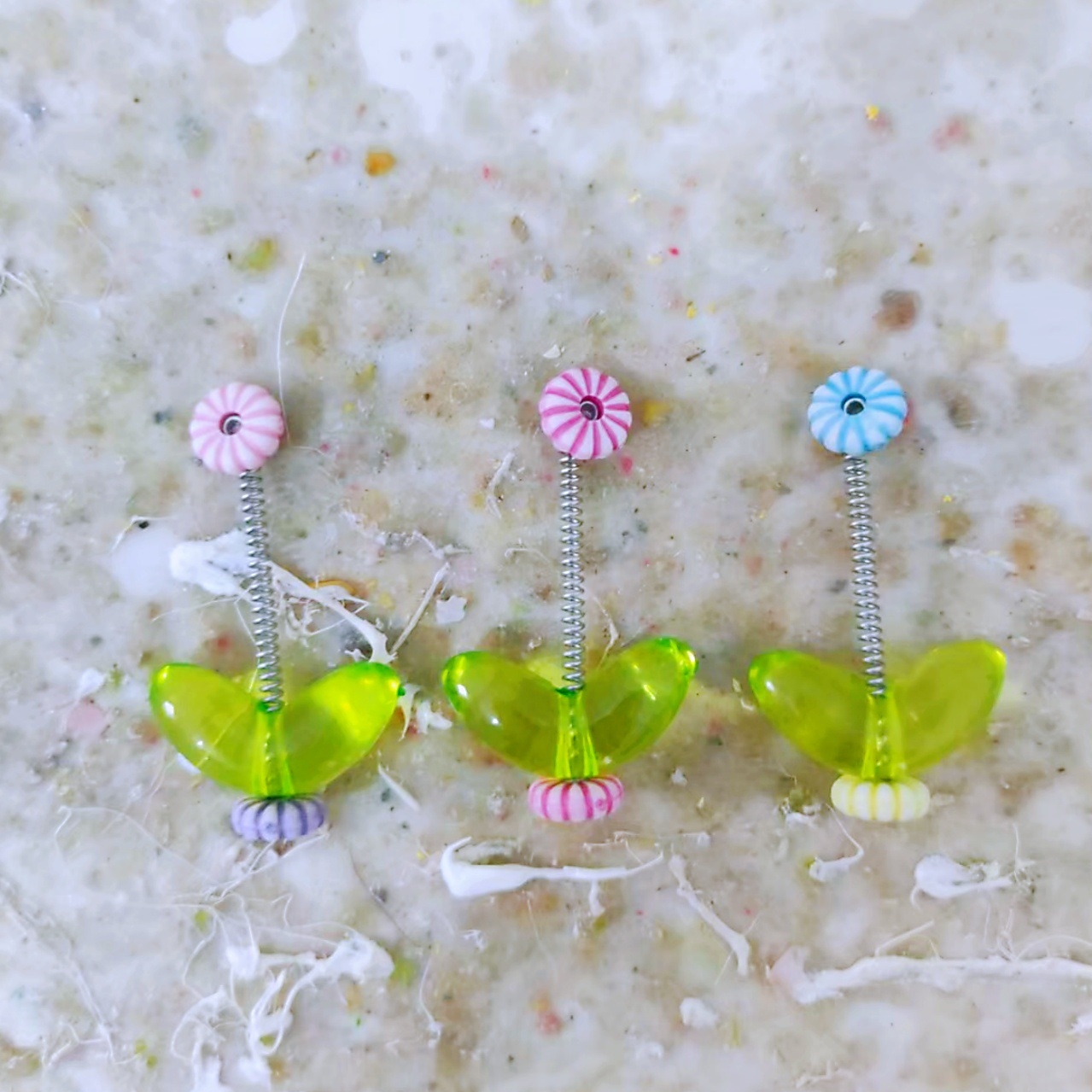 Sunflower Car-mounted Swinging Flower Ornament Accessory, Green Leaf...