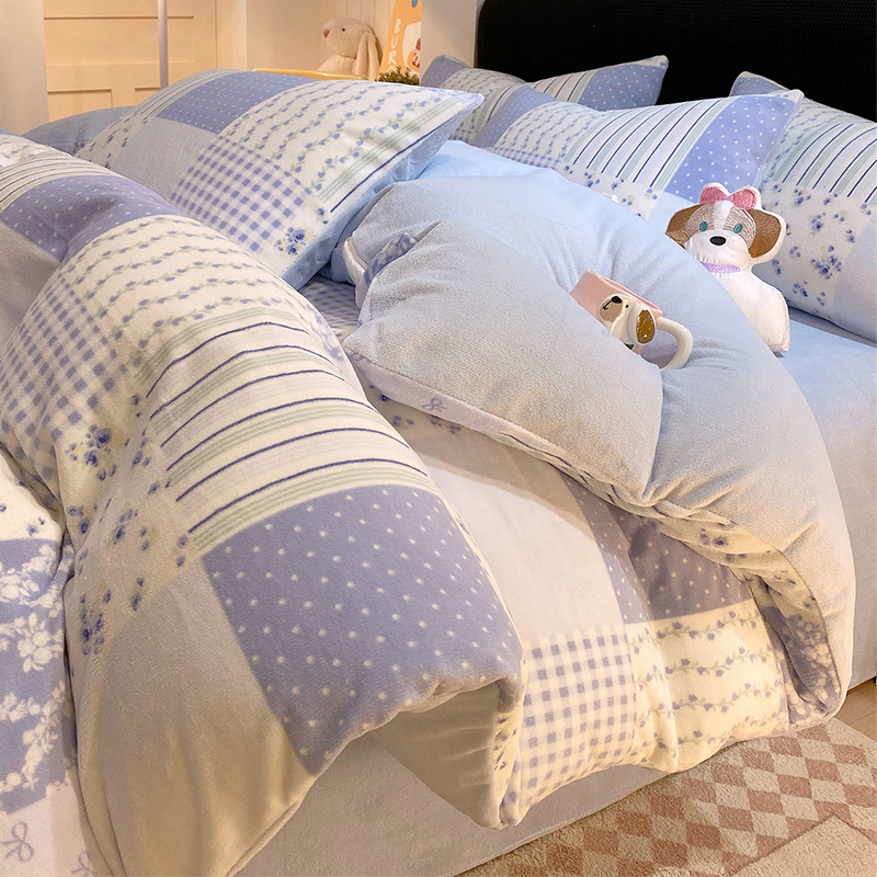 Cama de terciopelo de leche de cuatro piezas conjunto de 2025 coral terciopelo de coral sábanas calentadoras gruesas cubierta de edredón de cama de tres piezas conjunto de ropa de cama