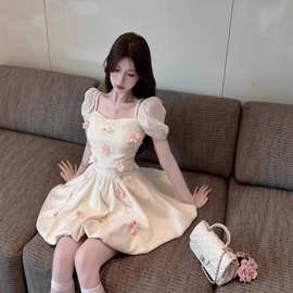 梦菲蓬蓬在逃公主裙纯欲别致绝美吊带连衣裙设计感小众泡泡袖花朵